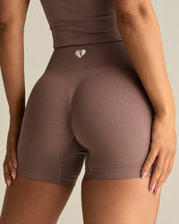 Define 2.0 Seamless Scrunch 4" Shorts | Mocha