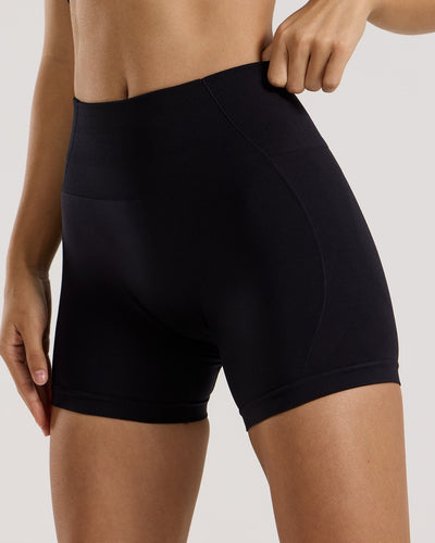 Define 2.0 Seamless Scrunch 4" Shorts | Black