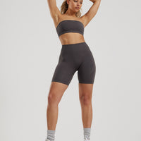 Define 2.0 Seamless Scrunch 6" Shorts | Graphite