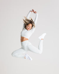 Power Seamless Long Sleeve Crop Top | Washed Light Grey